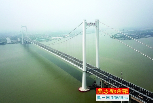 dcga060312_b.jpg