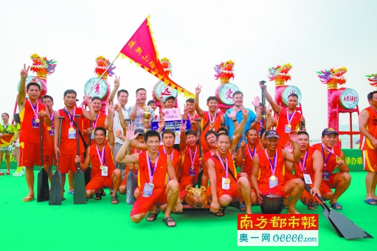 九大龙舟队清远北江对决 端午文化嘉年华等你来嗨