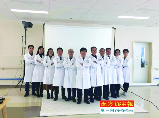 dcna082402_b.jpg