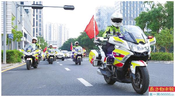 当先锋作示范深圳交警六大举措推动城市交通管理