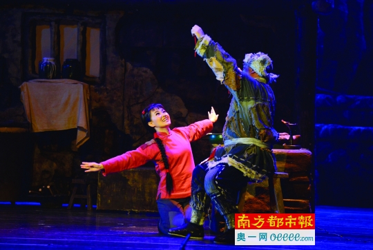 雷佳白毛女|《白毛女》上演 湘妹子雷佳饰演第